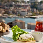Grand Galata & מלון